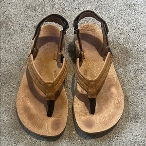Shamma barefoot flip flops